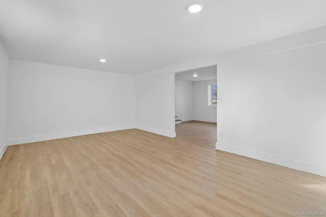 $799,999 | 39 Overland Drive, Wallkill, NY 12589