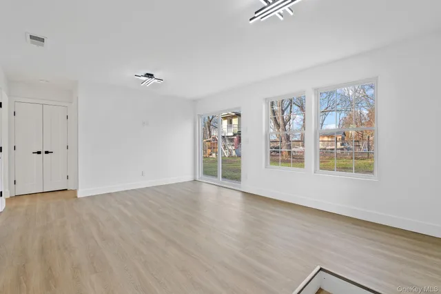 $799,999 | 39 Overland Drive, Wallkill, NY 12589