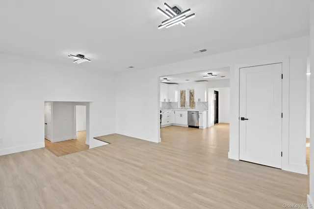 $799,999 | 39 Overland Drive, Wallkill, NY 12589