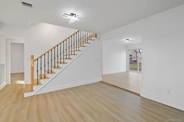 $799,999 | 39 Overland Drive, Wallkill, NY 12589