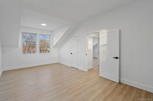 $799,999 | 39 Overland Drive, Wallkill, NY 12589