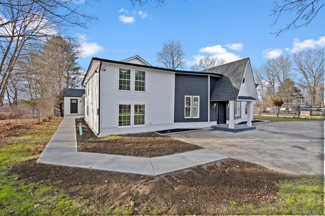 $799,999 | 39 Overland Drive, Wallkill, NY 12589