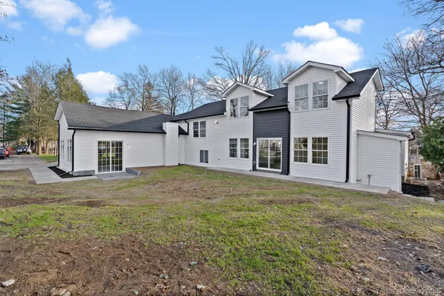 $799,999 | 39 Overland Drive, Wallkill, NY 12589