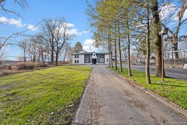 $799,999 | 39 Overland Drive, Wallkill, NY 12589