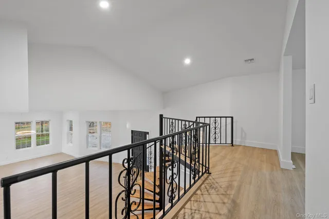 $799,999 | 39 Overland Drive, Wallkill, NY 12589