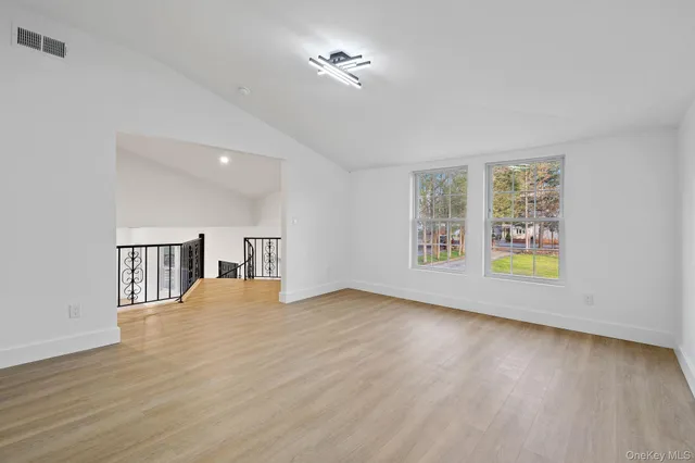 $799,999 | 39 Overland Drive, Wallkill, NY 12589