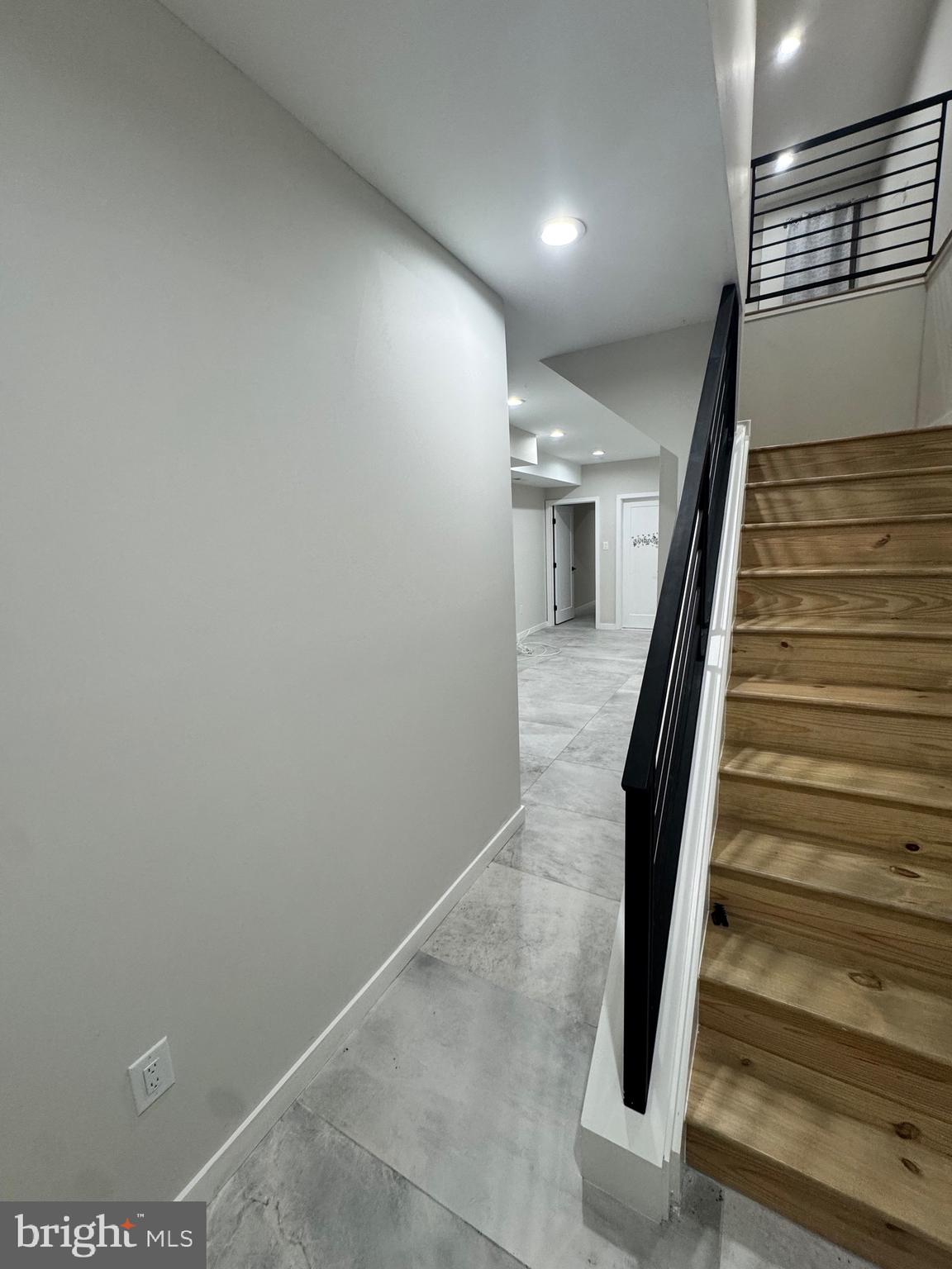 2256 North 9th Street, Unit 1 Philadelphia, PA 19133 - Photo 22 of 29 a view of entryway