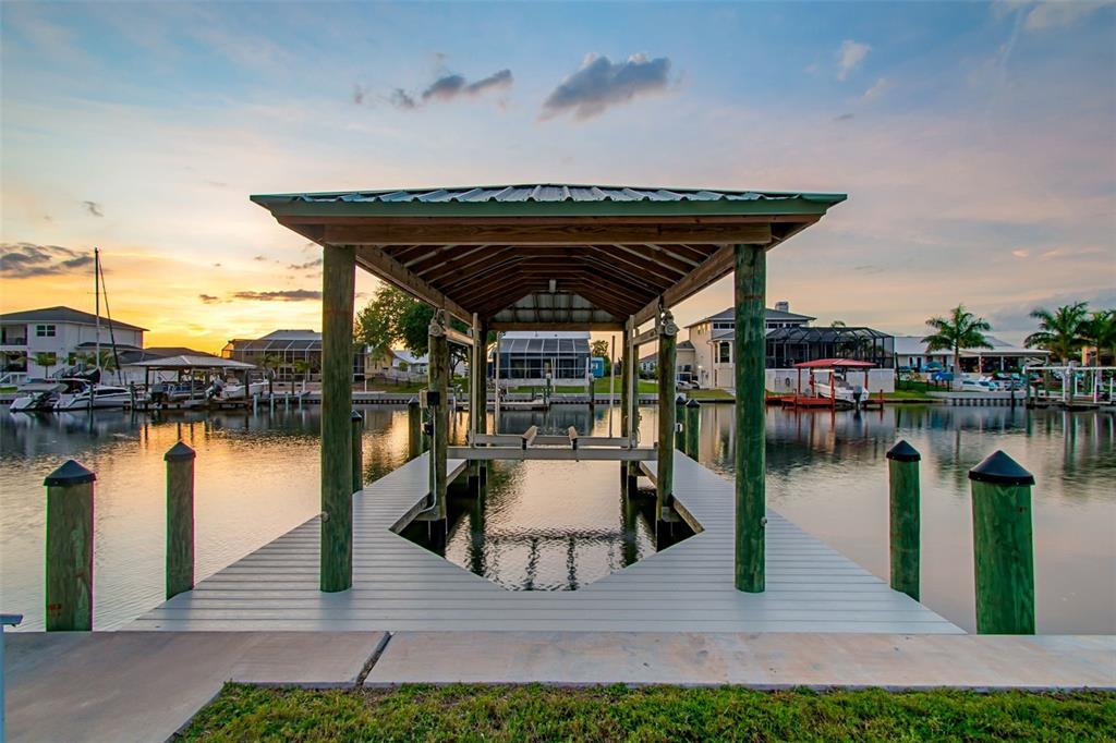 703 Bunker View Drive Apollo Beach, FL 33572 - Photo 42 of 49 a terrace with water view