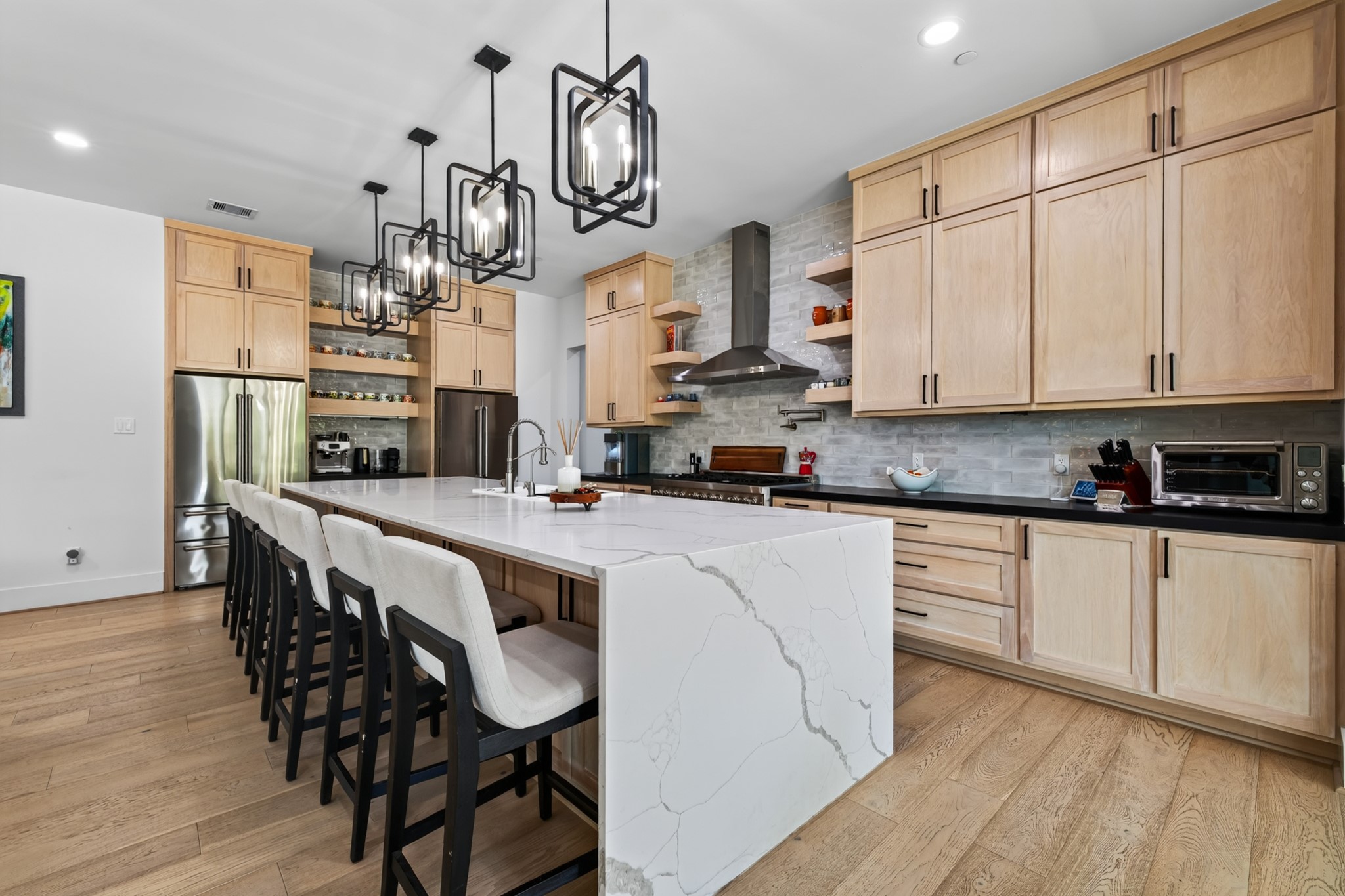 1432 Bingle Road Houston, TX 77055 - Photo 13 of 50 Gallery Image 13