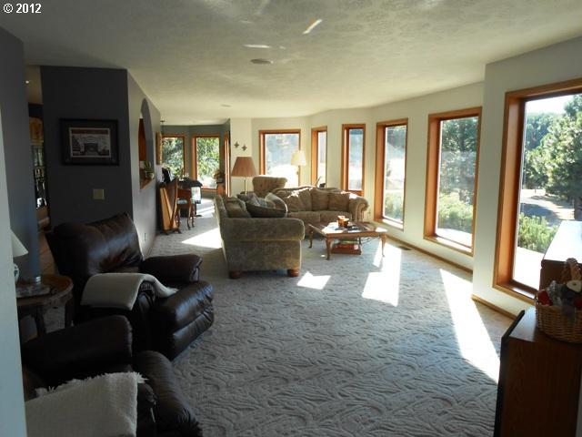 2175 State Road Mosier, OR 97040 - Photo 8 of 15 Gallery Image 8