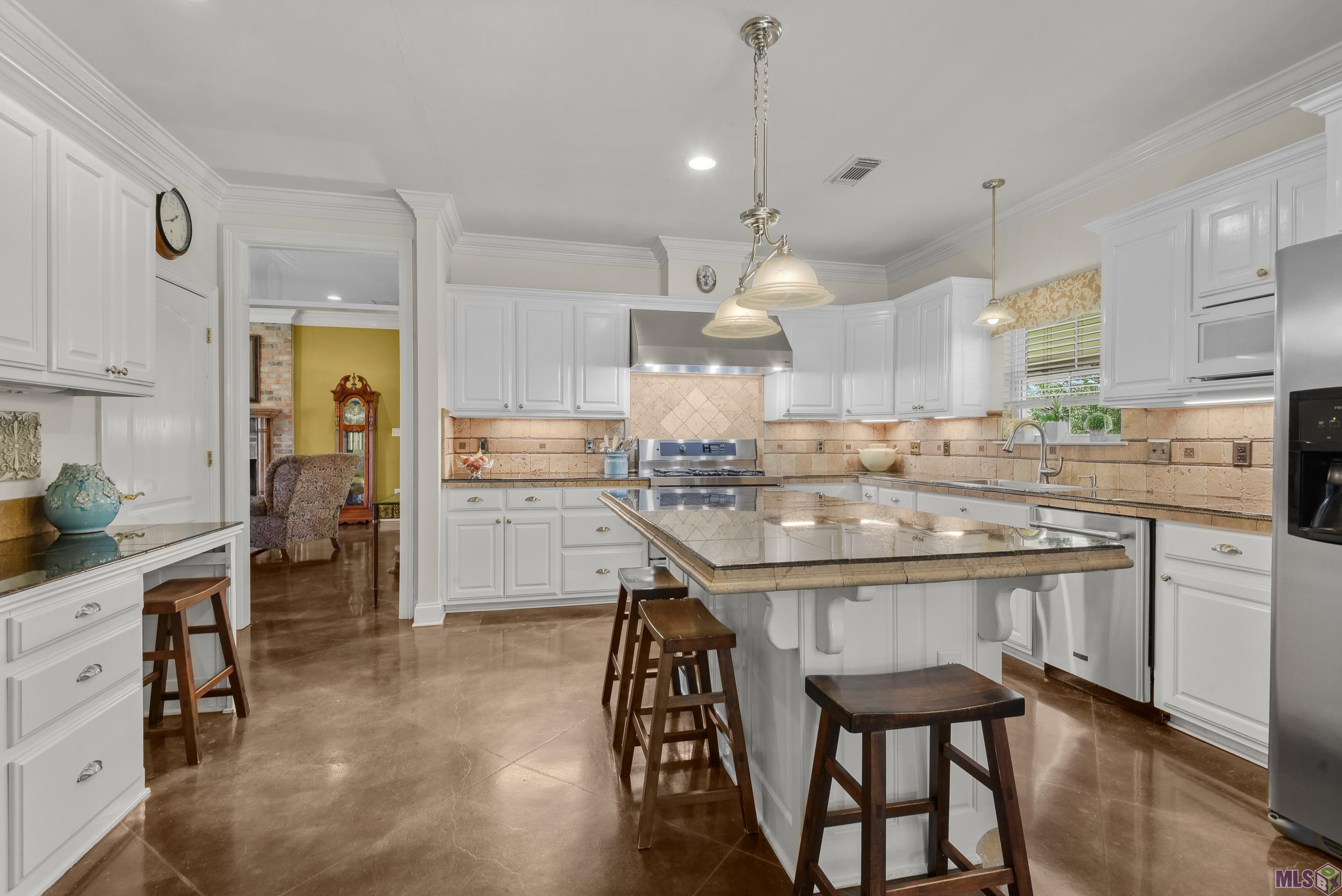 16257 Jay Road Prairieville, LA 70769 - Photo 5 of 23 Gallery Image 5