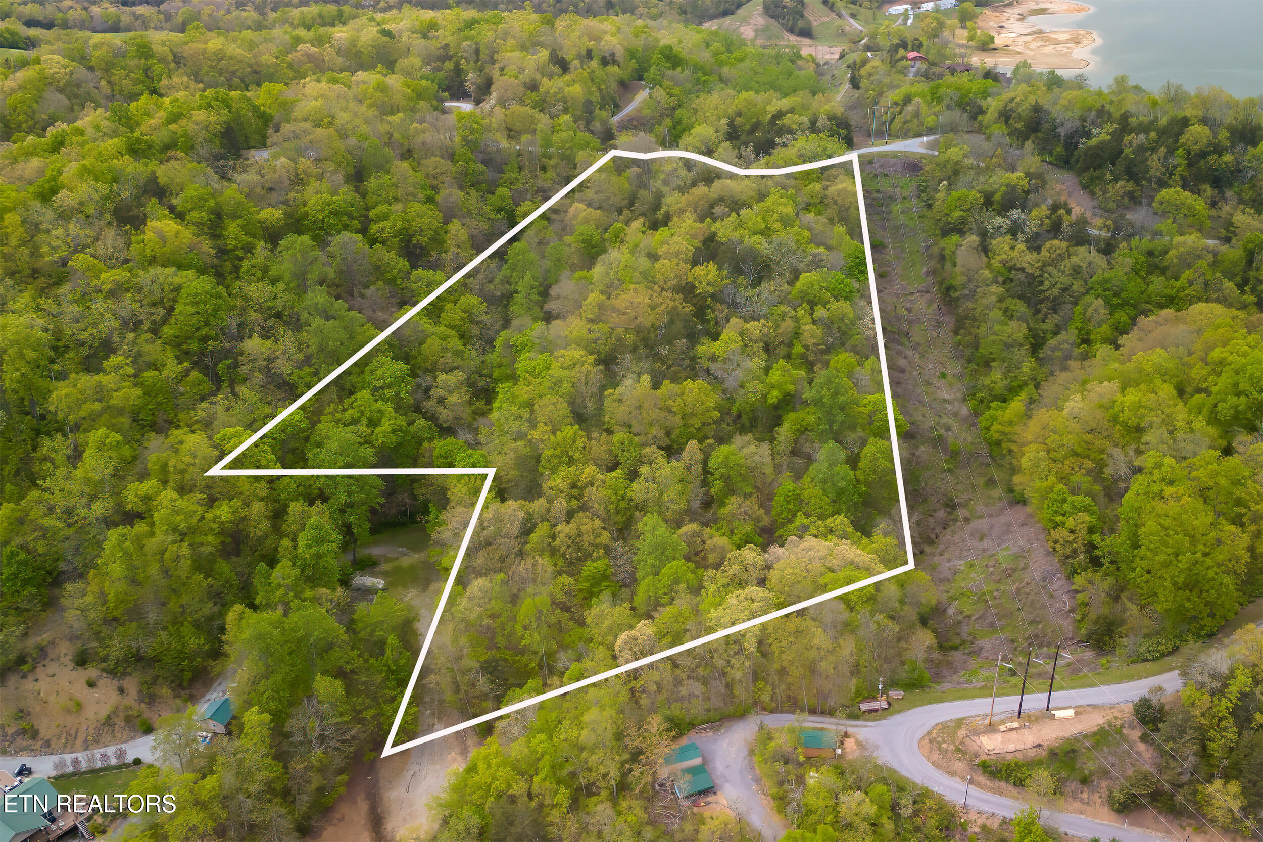 Cove Way Newport, TN 37821 - Photo 3 of 11 1_dro009