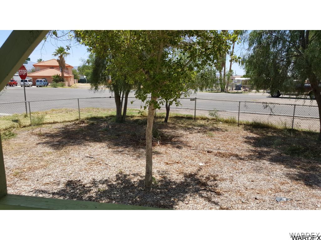 594 Paseo Del Rio Bullhead City, AZ 86442 - Photo 5 of 6 a black and white photo of a park
