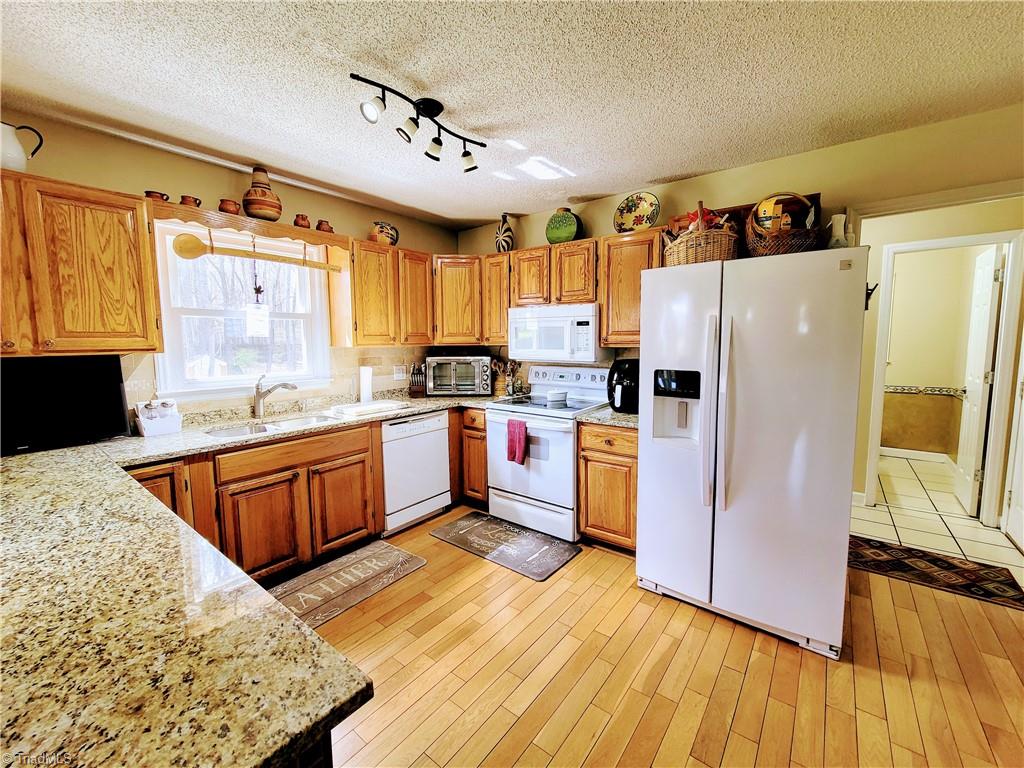 3757 Frye Bridge Road Clemmons, NC 27012 - Photo 11 of 44 Gallery Image 11