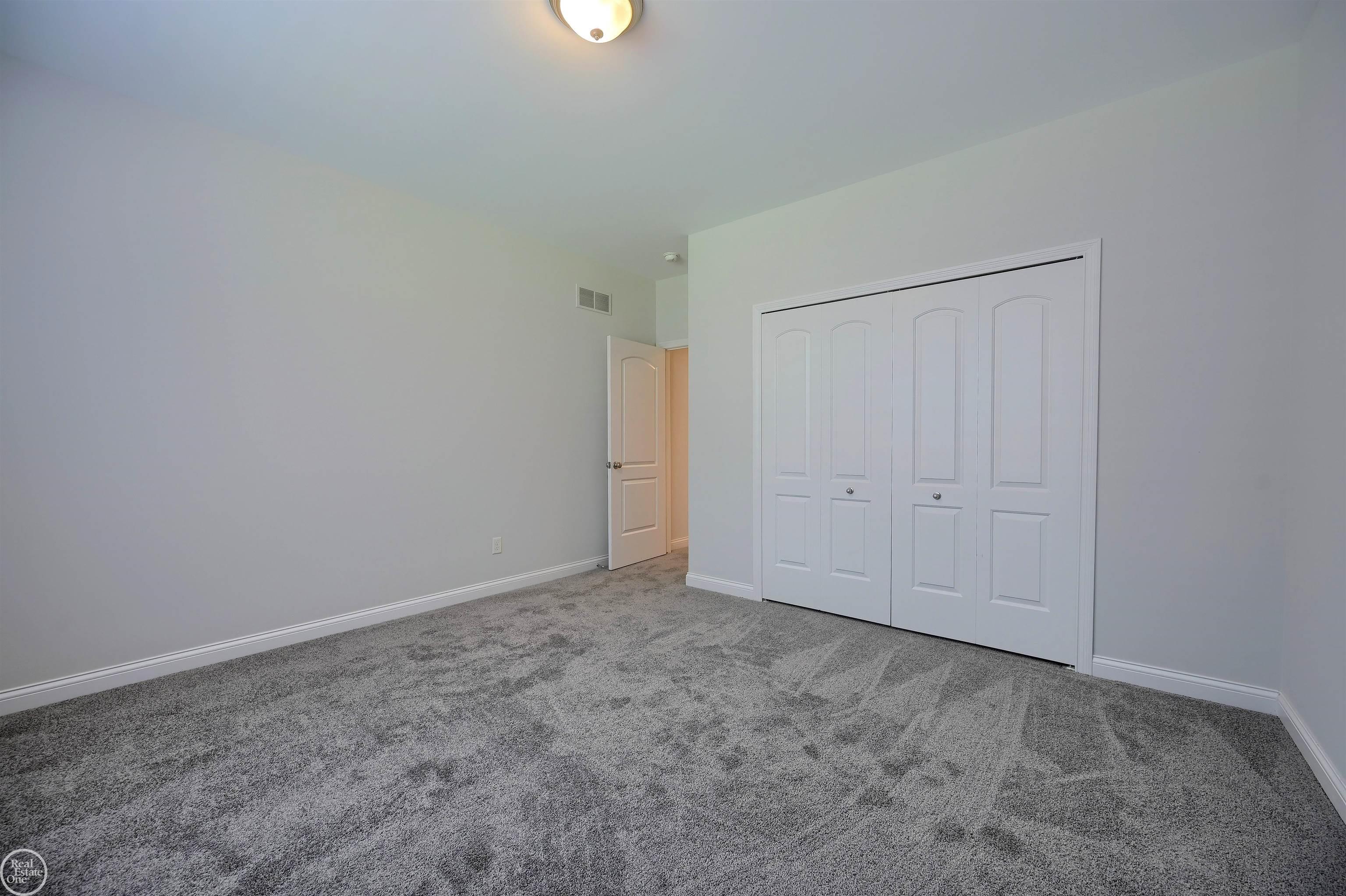 8199 22 Mile Road, Unit RIGHT SIDE ) Utica, MI 48317 - Photo 45 of 59