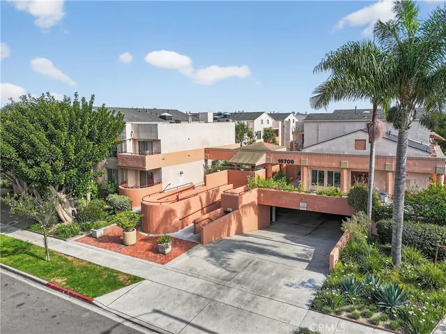 $638,888 | 16700 Yukon Avenue, Unit 202, Torrance, CA 90504