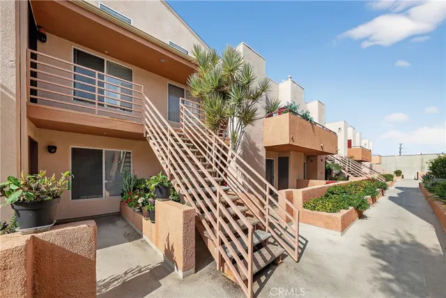 $638,888 | 16700 Yukon Avenue, Unit 202, Torrance, CA 90504