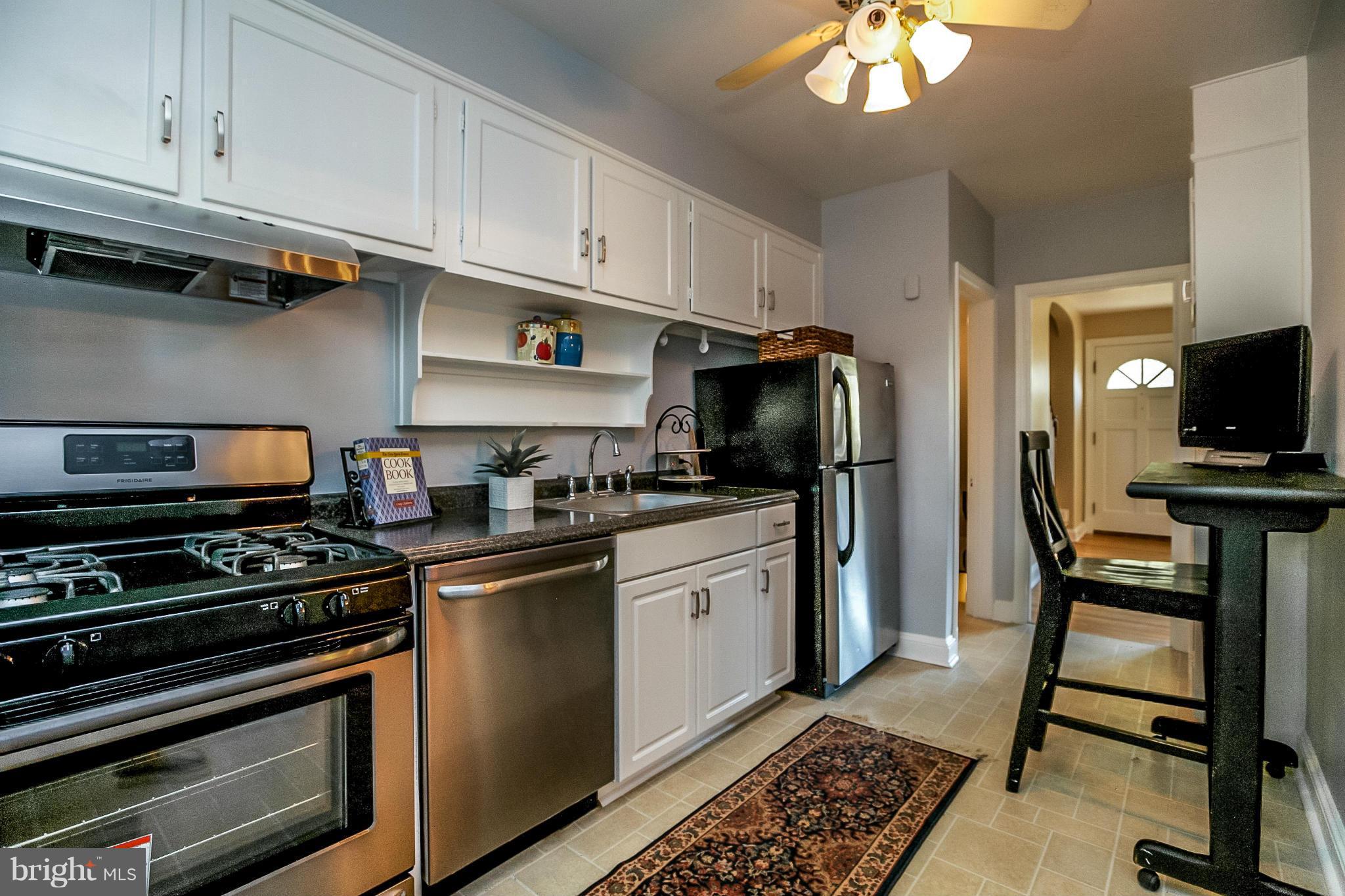 118 Murdock Road Baltimore, MD 21212 - Photo 9 of 27 Kitchen