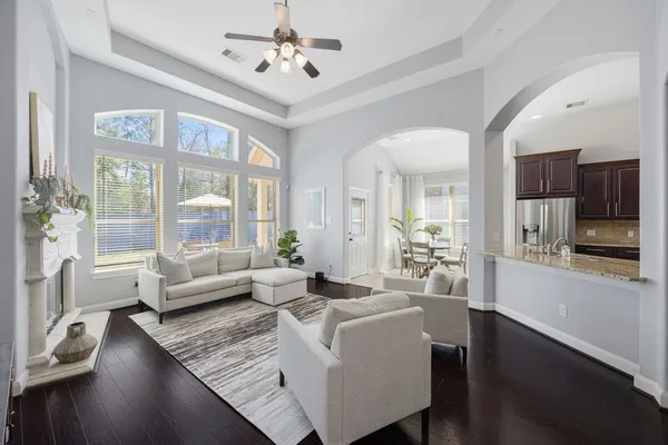 $625,000 | 31 South Victoriana Circle, Spring, TX 77389
