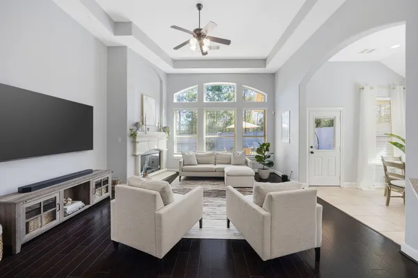 $625,000 | 31 South Victoriana Circle, Spring, TX 77389
