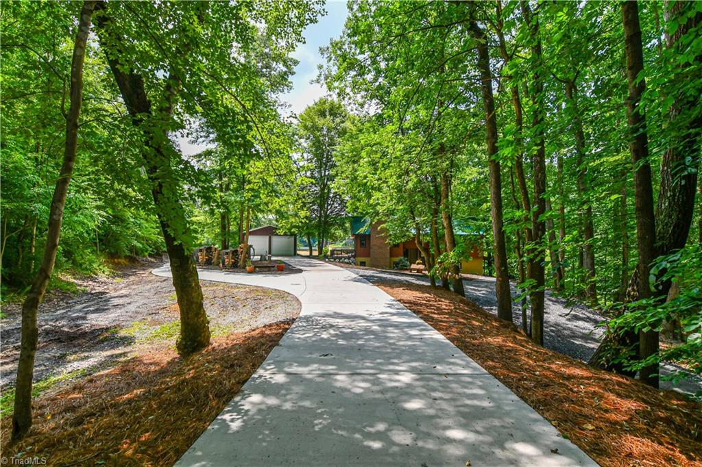 7407 Haw Ridge Road Summerfield, NC 27358 - Photo 4 of 29
