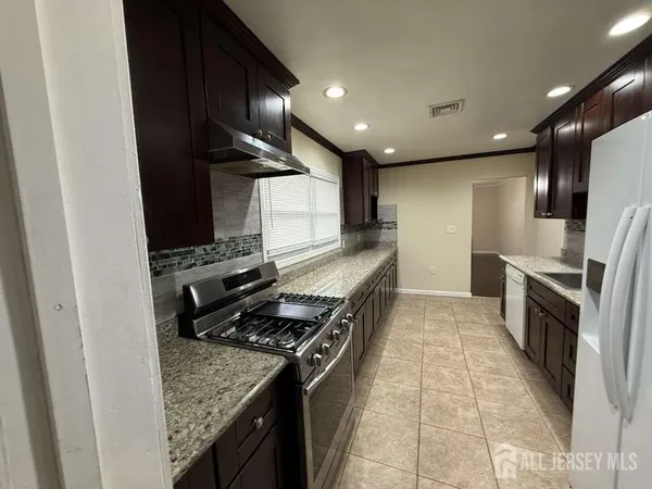 $575,000 | 4 Rachel Terrace, Piscataway, NJ 08854