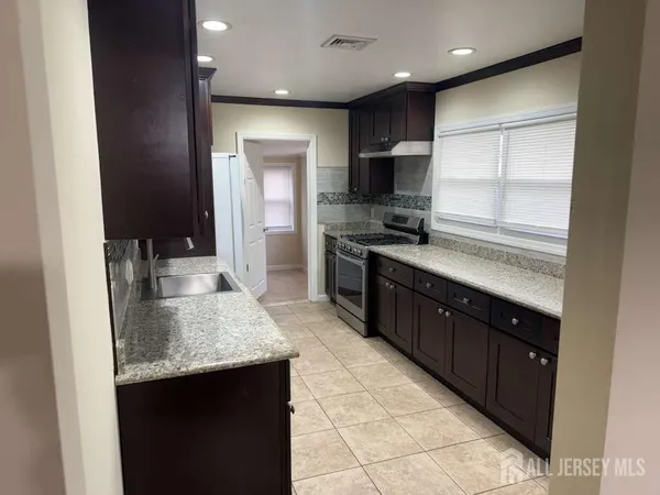 $575,000 | 4 Rachel Terrace, Piscataway, NJ 08854