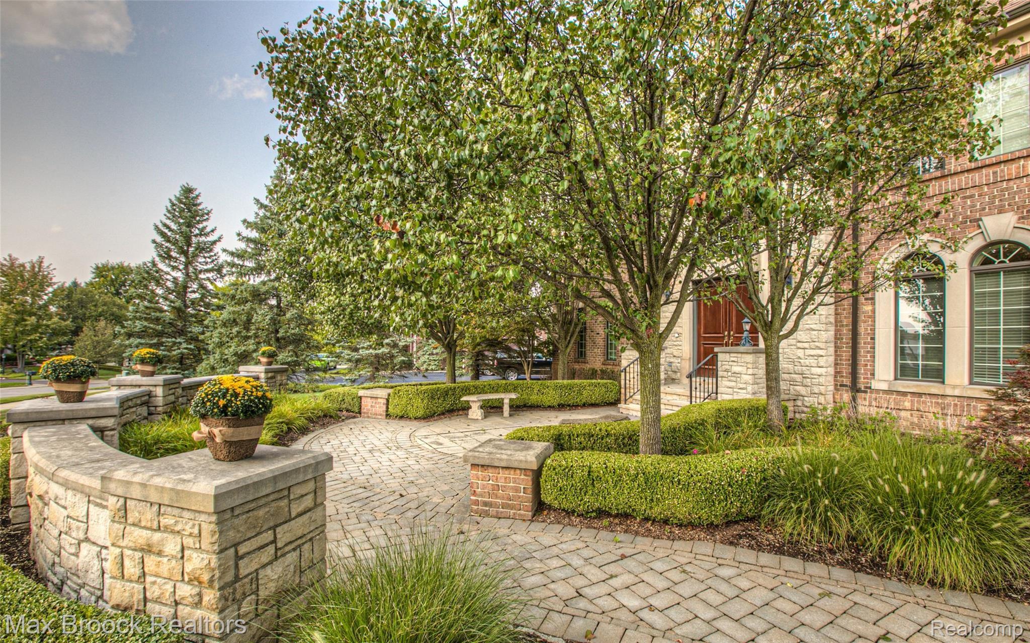 4865 Crestone Way Rochester, MI 48306 - Photo 12 of 63 -10.jpg