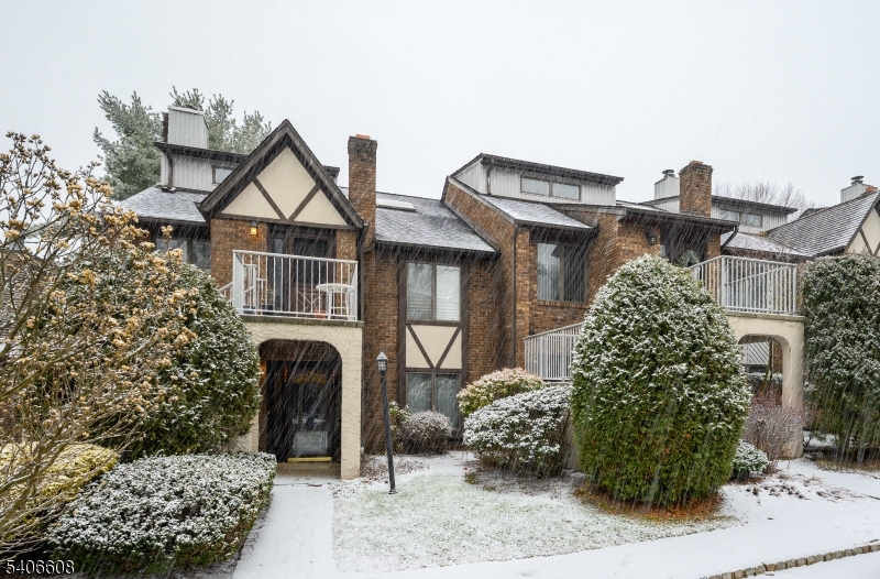 900 Valley Road, Unit D1O Clifton, NJ 07013 - Photo 16 of 16 a front view of a house