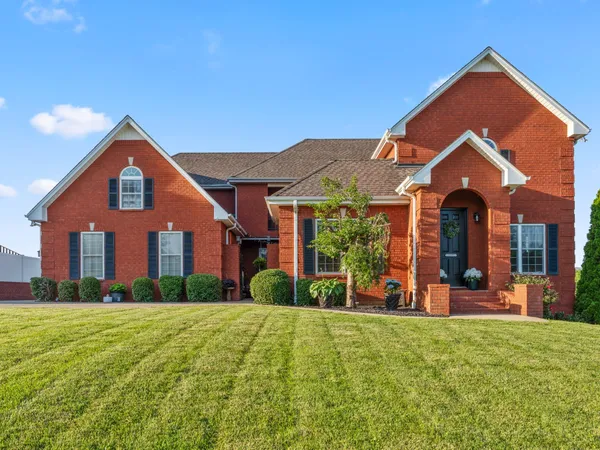 $700,000 | 117 Pin Oak Drive, Woodbury, TN 37190
