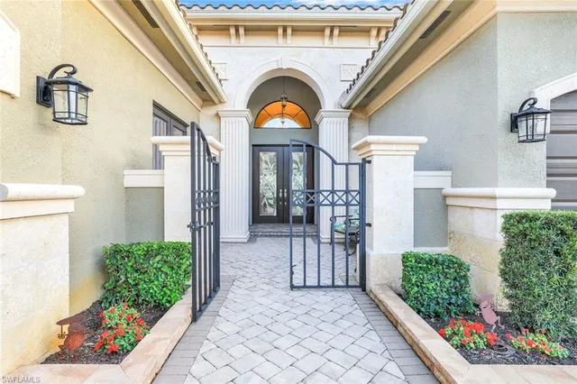 $1,250,000 | 2915 Cinnamon Bay Circle, Naples, FL 34119