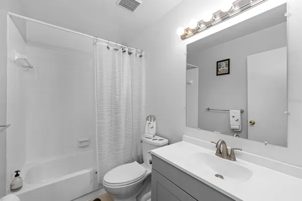 $139,997 | 7240 East Bank Drive, Unit 204, Tampa, FL 33617