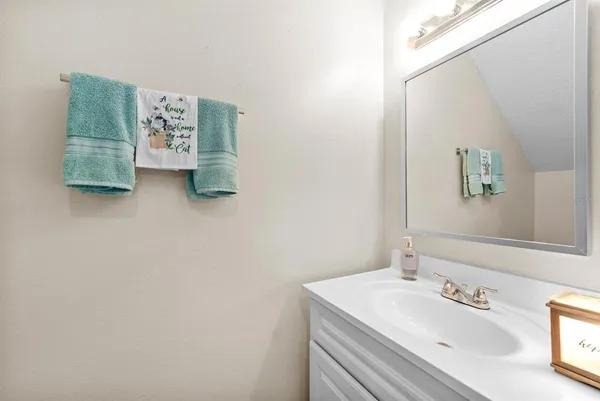 $139,997 | 7240 East Bank Drive, Unit 204, Tampa, FL 33617