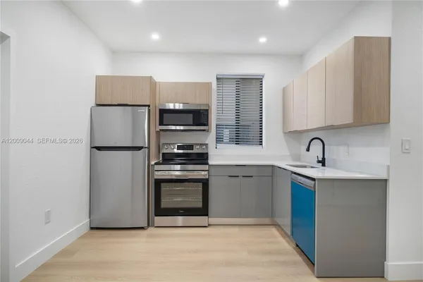 $2,400 | 629 Southwest 10th Avenue, Unit 6, Miami, FL 33130