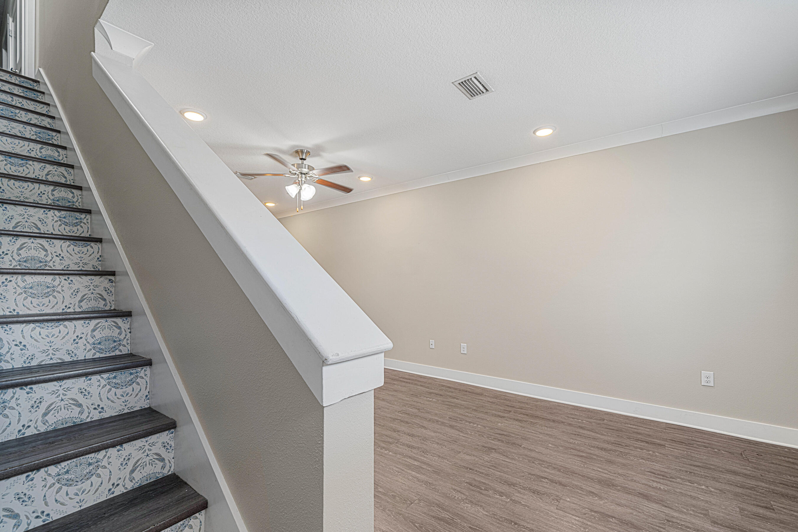 182 North Sand Palm Road Freeport, FL 32439 - Photo 13 of 38 a view of entryway