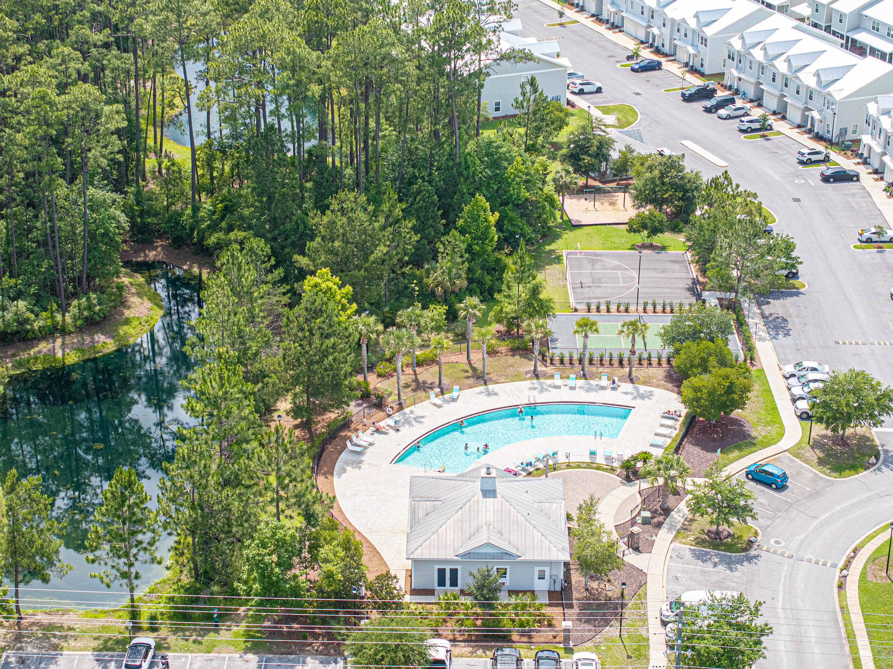 182 North Sand Palm Road Freeport, FL 32439 - Photo 34 of 38 an aerial view of a house with a swimming pool