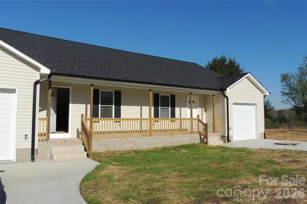 $750,000 | 1943-1955 Glen Manor Court, Unit 12, Lincolnton, NC 28092