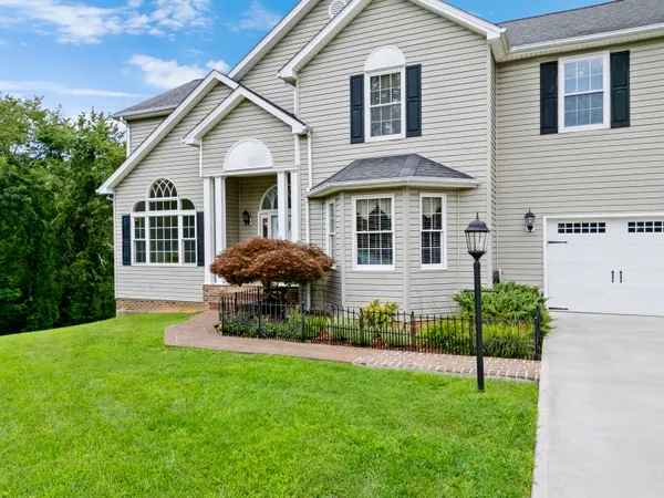 $835,000 | 2285 Lubna Drive, Christiansburg, VA 24073