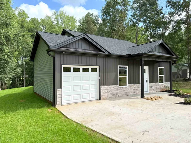 $224,500 | 210 State Rd S-42-7231, Cowpens, SC 29330
