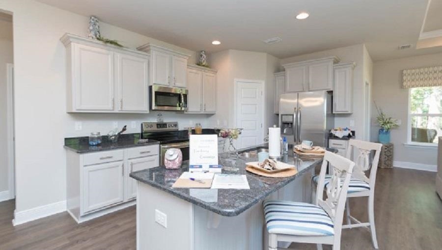 9473 Impala Drive, Unit 2 Foley, AL 36535 - Photo 7 of 21 Kitchen