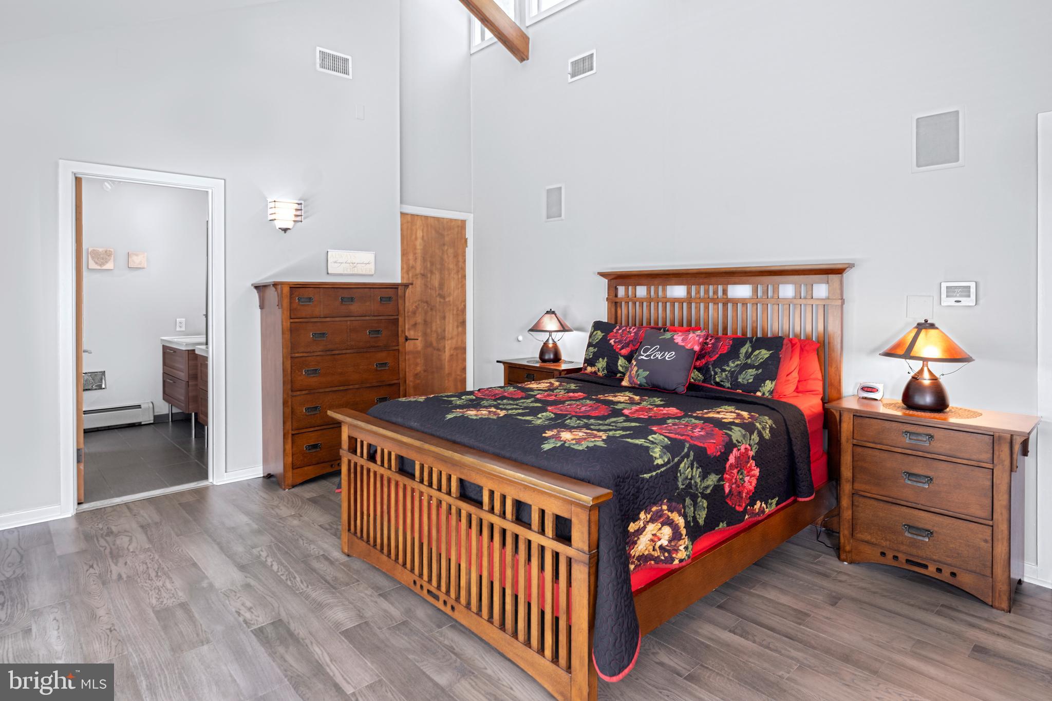 134 Reservoir Road Hopewell, NJ 08525 - Photo 19 of 37 Owner's Suite