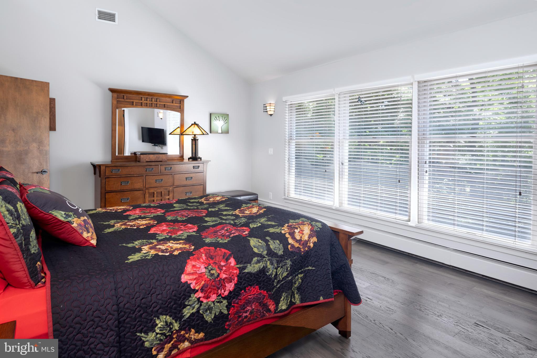 134 Reservoir Road Hopewell, NJ 08525 - Photo 20 of 37 Owner's suite