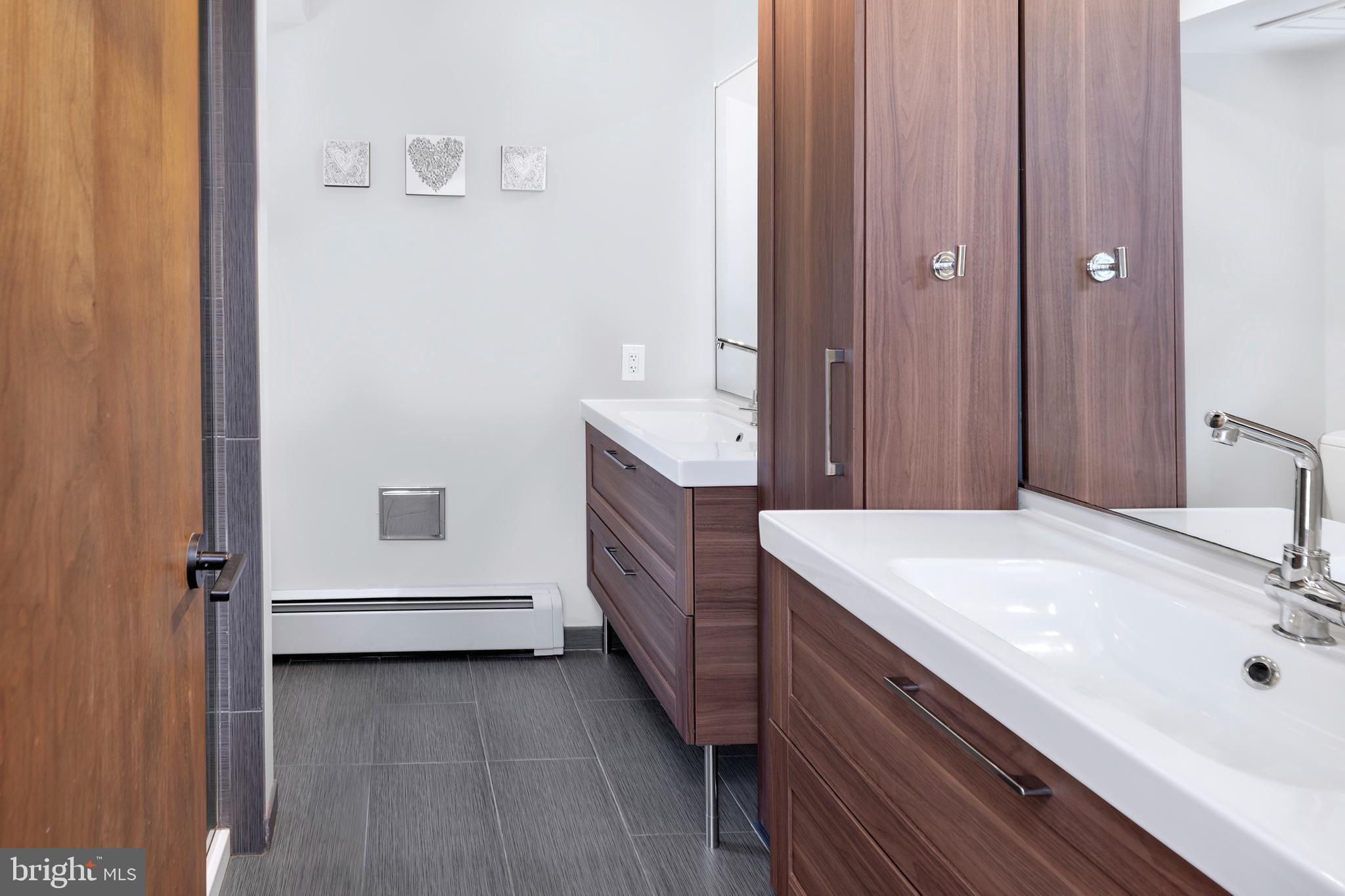 134 Reservoir Road Hopewell, NJ 08525 - Photo 21 of 37 Owner's suite bath