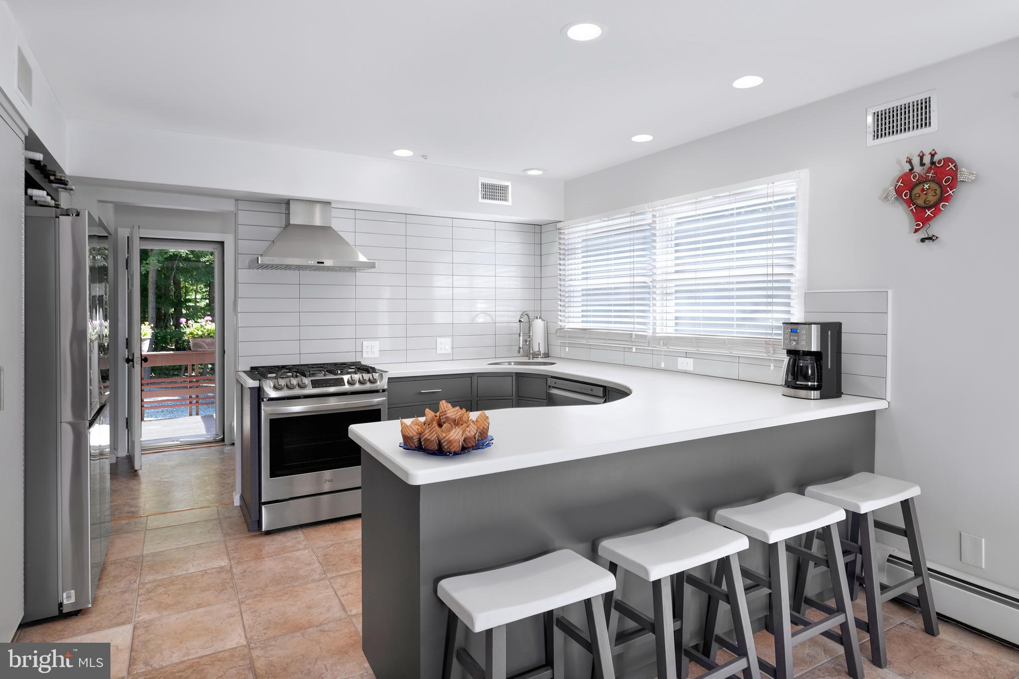 134 Reservoir Road Hopewell, NJ 08525 - Photo 10 of 37 Kitchen - eat in