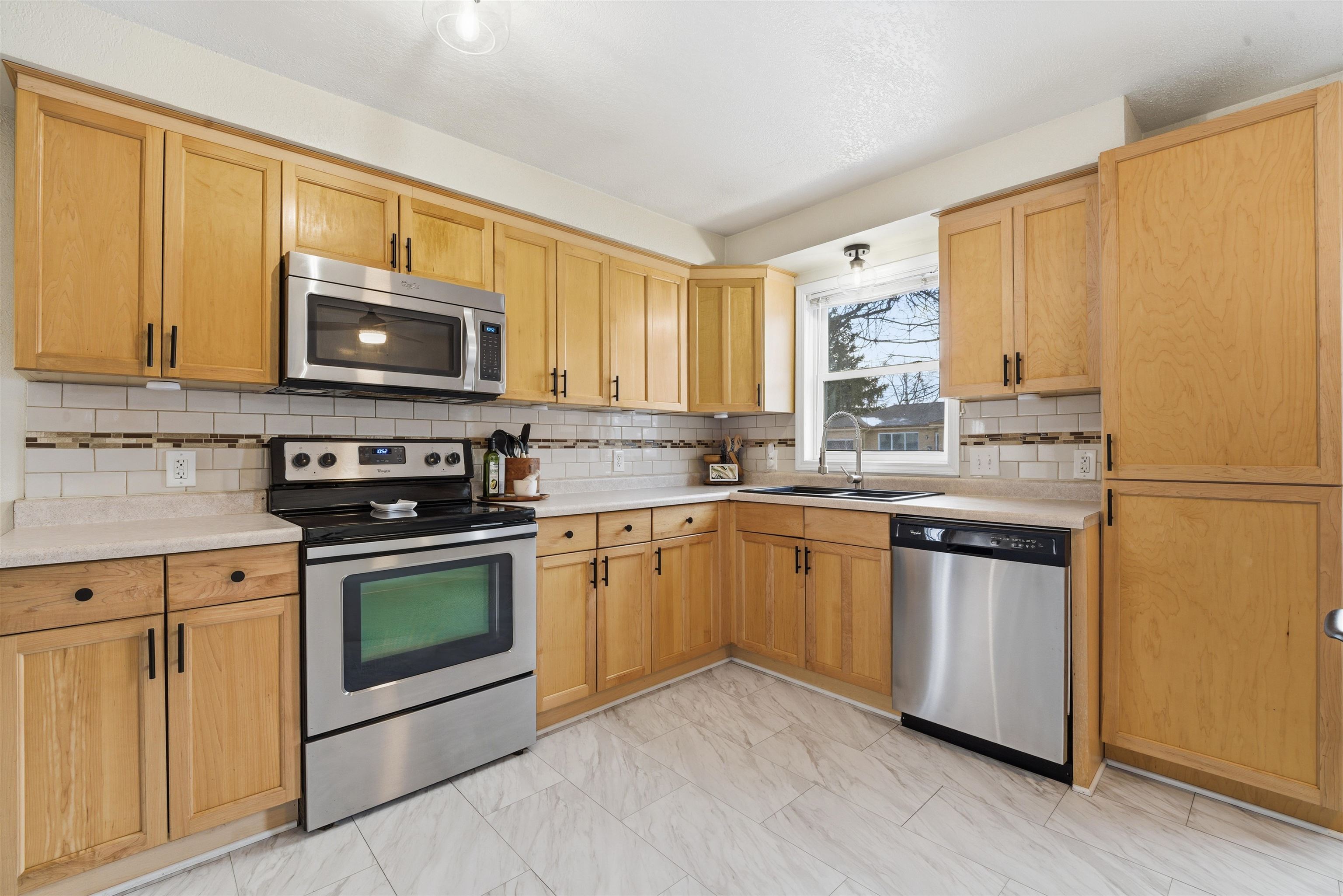 712 East Marquette Street Appleton, WI 54911 - Photo 8 of 22