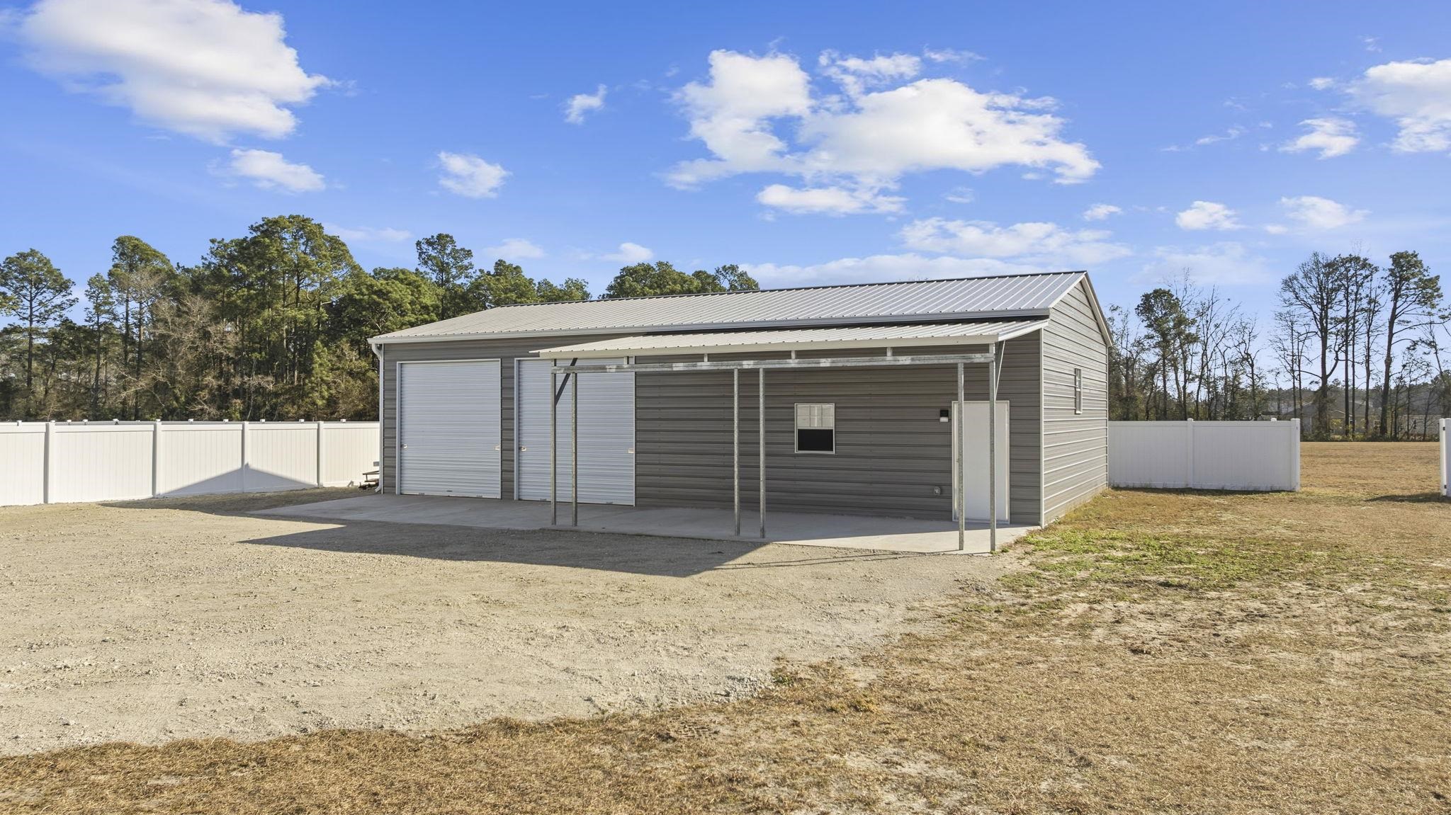 1010 Log Cabin Road Loris, SC 29569 - Photo 28 of 40 View of detached garage