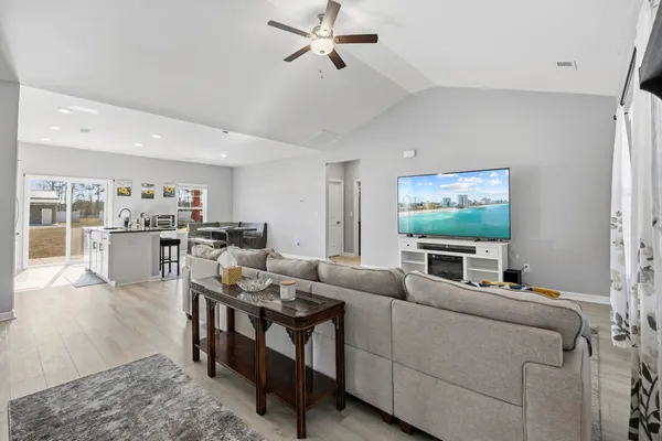 $399,900 | 1010 Log Cabin Road, Loris, SC 29569