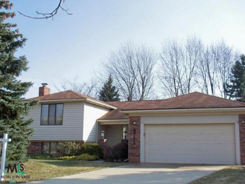 3771 Raintree Drive Troy, MI 48083 - Photo 1 of 12 596699.JPG