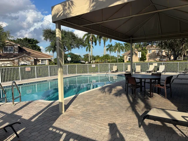$475,000 | 15864 Southwest 10th Street, Pembroke Pines, FL 33027