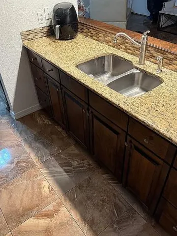 $229,900 | 100 Golden Sand Drive, Unit B, Santa Teresa, NM 88008